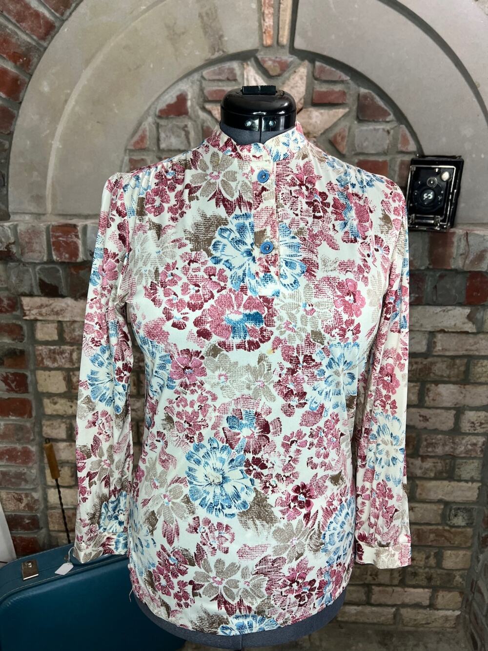 Blouse floral 2 button mauve wine blue brown long sleeve
